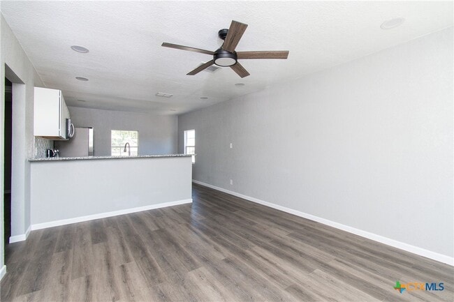 Photo - 605 N Main St