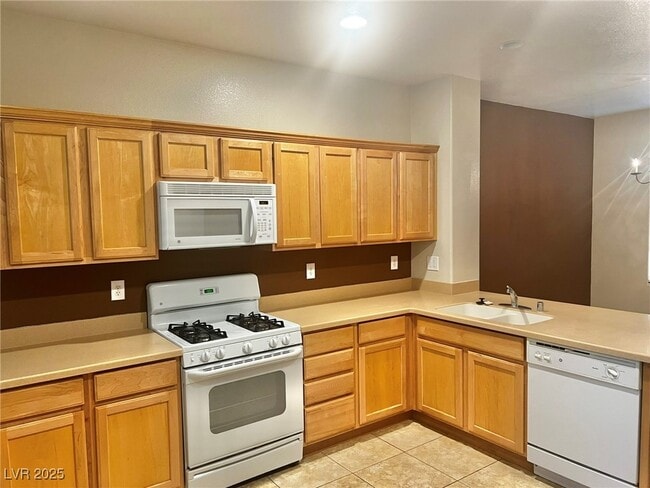 Photo - 2747 Lochleven Way