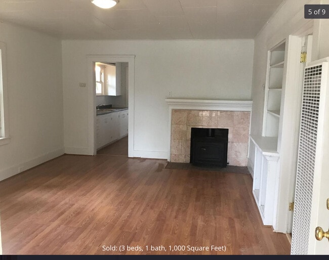 Living room - 2110 A St