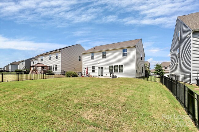 Photo - 16027 Harbor Hill Dr