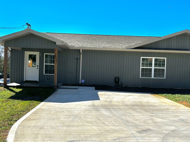 Front Door & Parking - 2335 Ford Rd Townhome