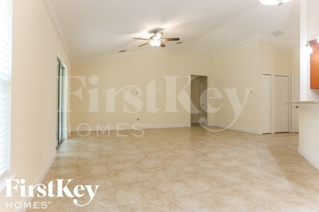 Photo - 980 SW Del Rio Blvd