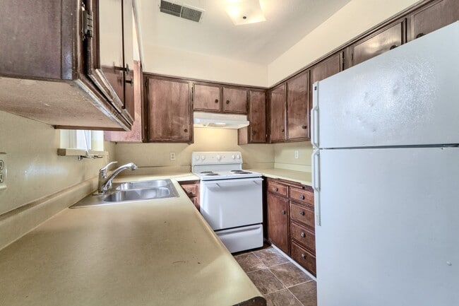 Photo - 0814 Unit 436