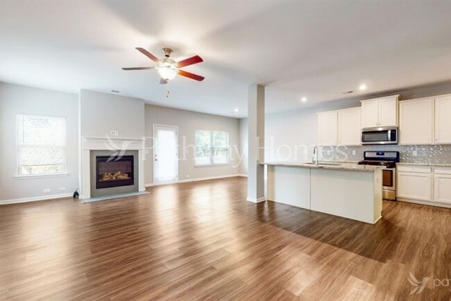 Photo - 3950 Lake Manor Way