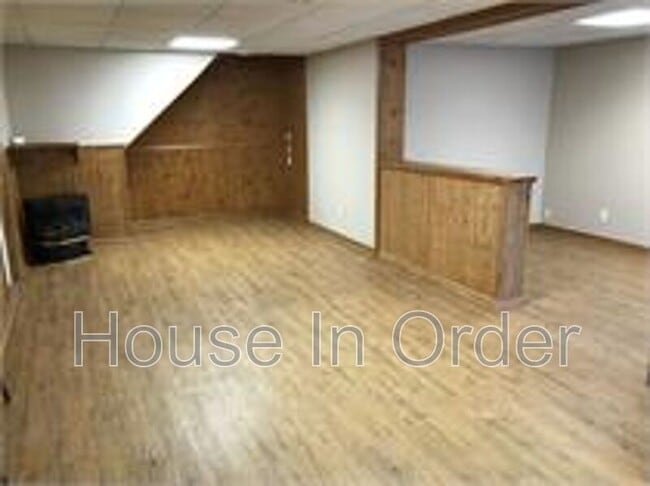 Photo - 12 Looking Glass Ln