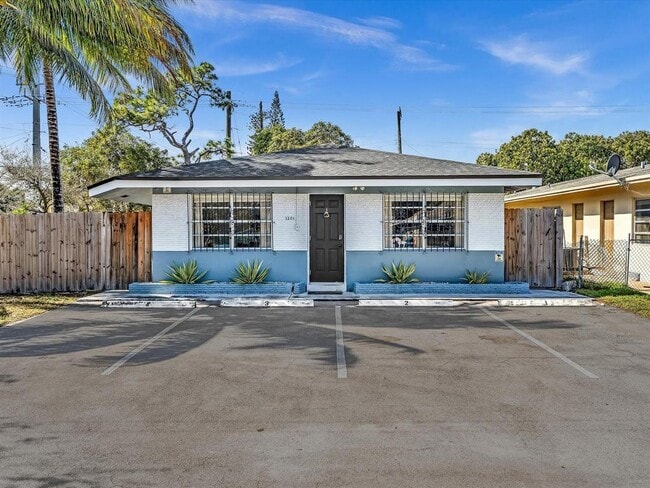 Photo - 1201 NW 5th Ave House