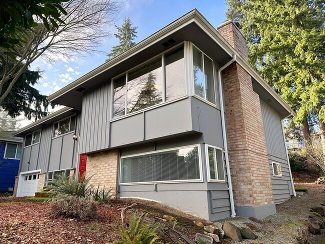 Building Photo - 4bd/2.5ba Seattle Home