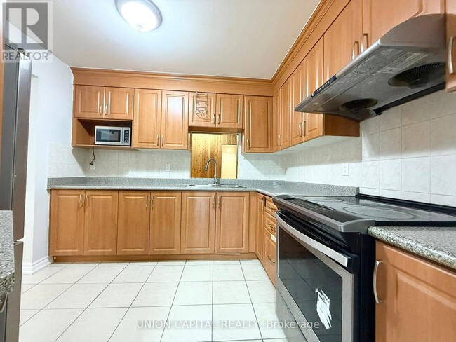 Photo - 115 Dunbar Crescent