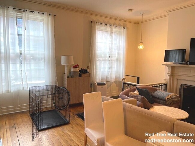 Building Photo - 507 Beacon St Unit 1R