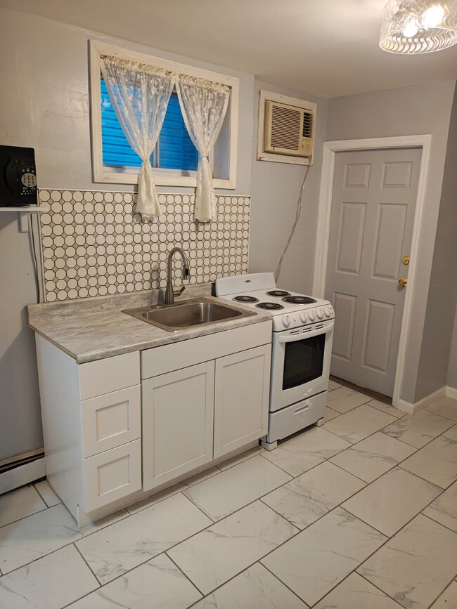 Photo - 645 E St Georges Ave