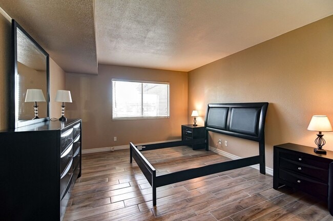Photo - 1440 E Vegas Valley Dr