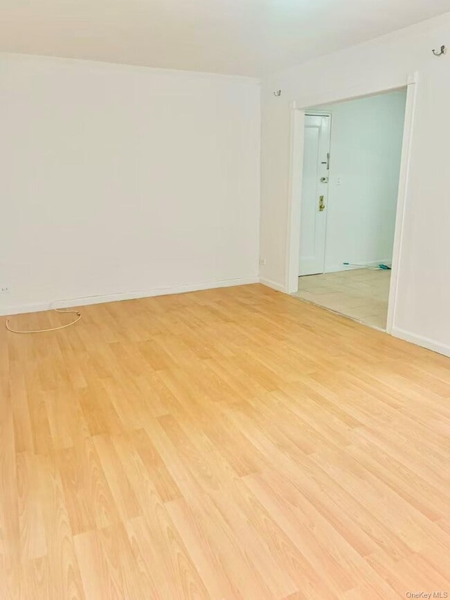 Photo - 42-45-45 Kissena Blvd Unit 3L