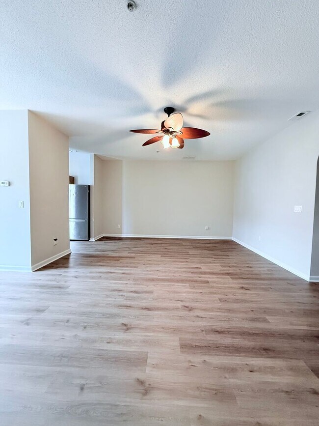 Photo - 2 Bedroom Townhome in gated community - Cu...