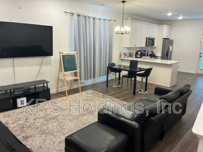 Photo - 1420 Maplewood Dr