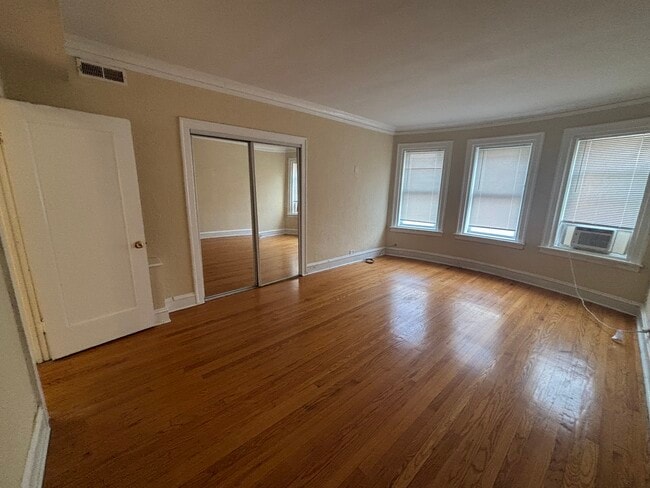 Building Photo - 2757 W Arthur Ave