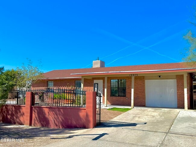 Building Photo - 13373 Greendale