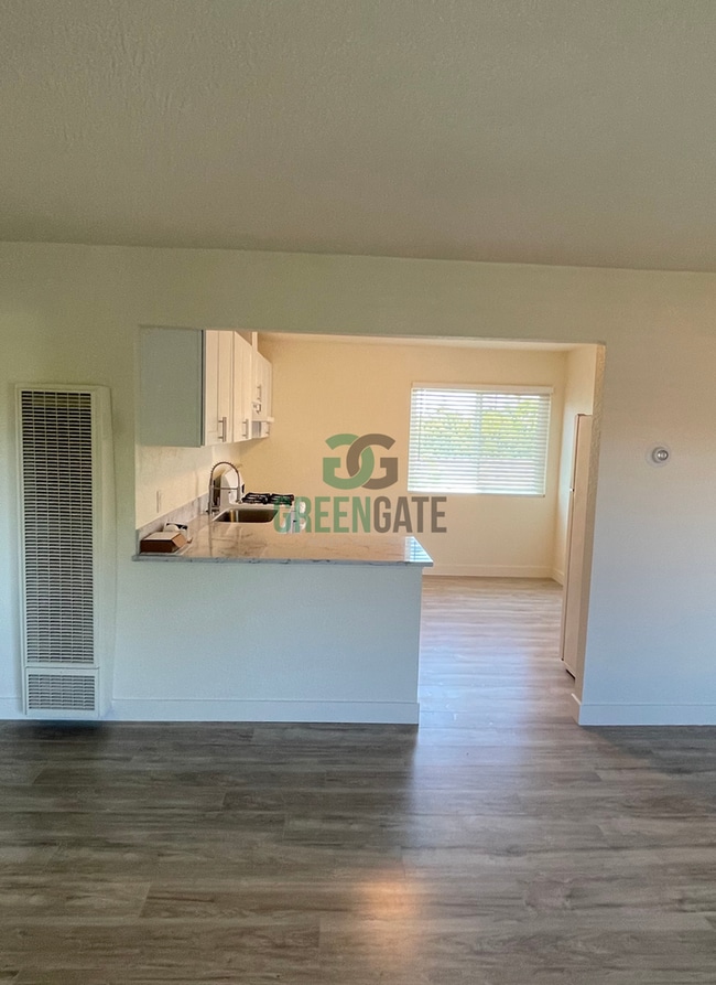 Photo - 325 W H St Unit 325 W H St  C