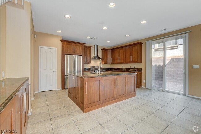 Building Photo - 9884 Iris Valley St Rental