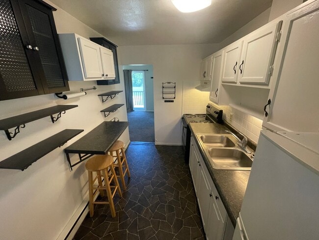 Photo - 120 Karen St Unit 3