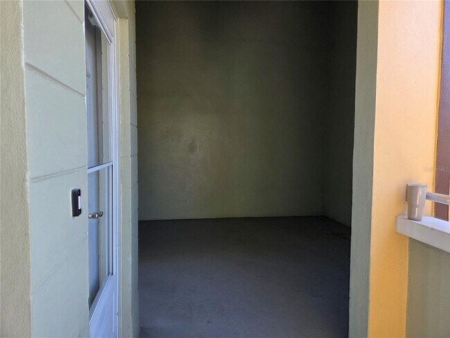 Photo - 2448 Columbia Dr Unidad 72