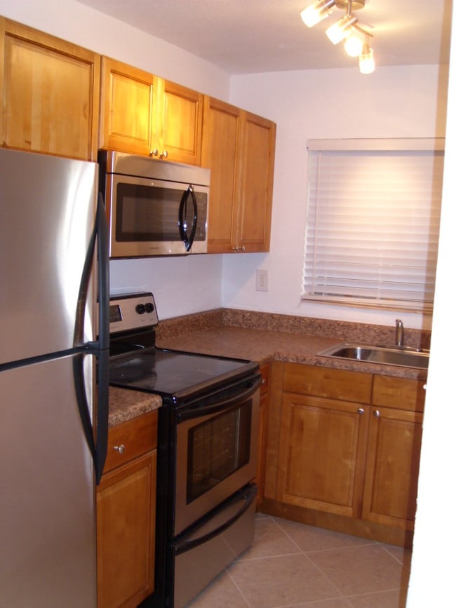 Photo - 1440 SW 4th Ave