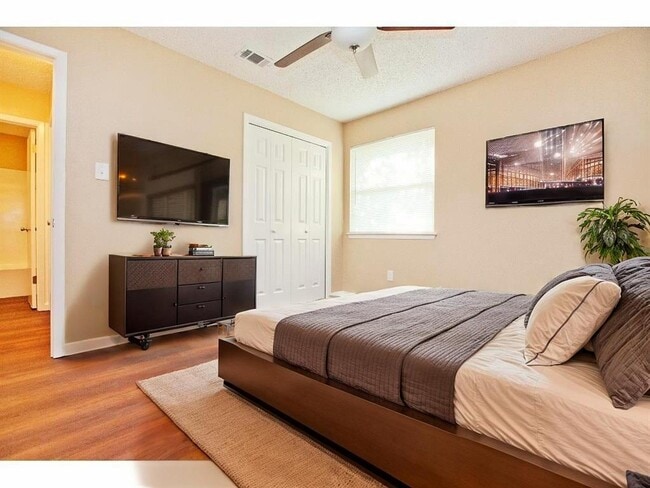 Photo - 4903 Merritt Dr