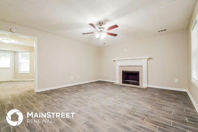 Photo - 1790 Richard Rd NE