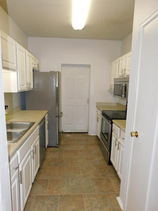 Photo - 12166 Metric Blvd Unidad 384