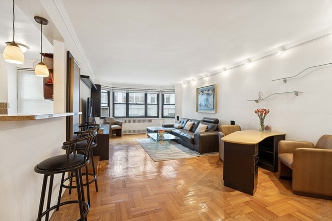 Building Photo - 135 E 54th St