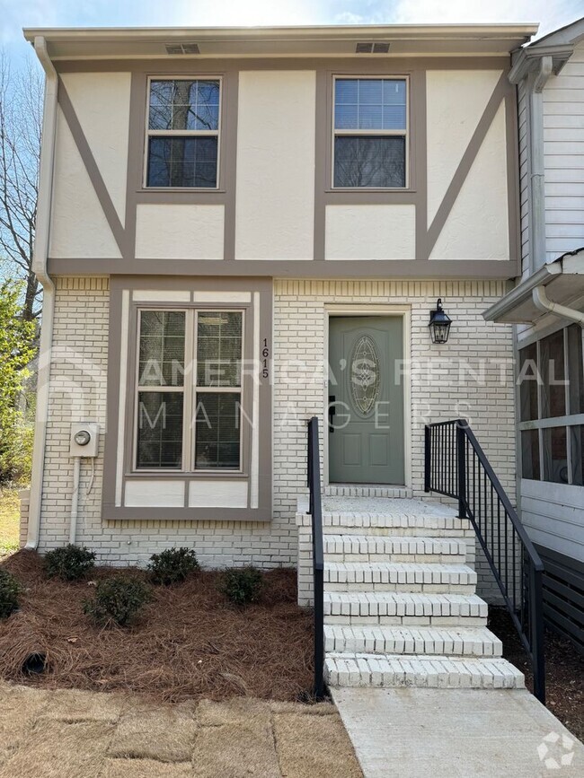 Building Photo - Home available in Homewood! Available to V...