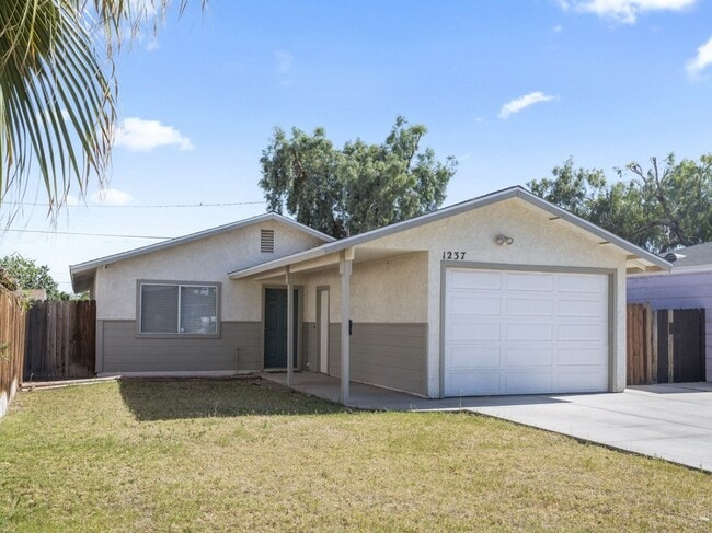 1237 Lenrey Ave