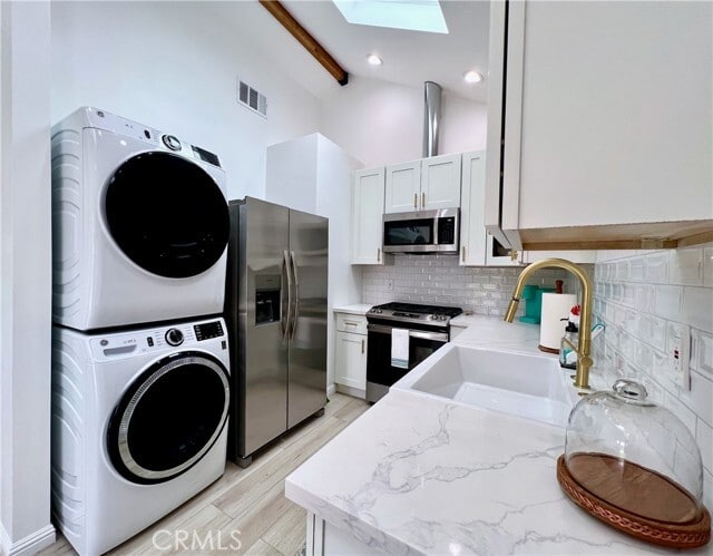 24033 1/2-24032 Welby Way
