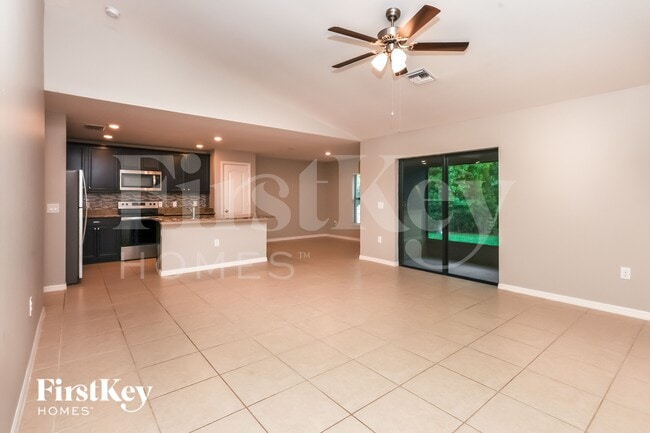Photo - 4625 Dragon St