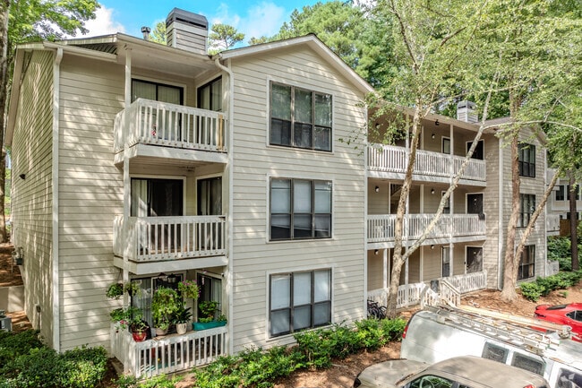 Shadow Lake Apartments