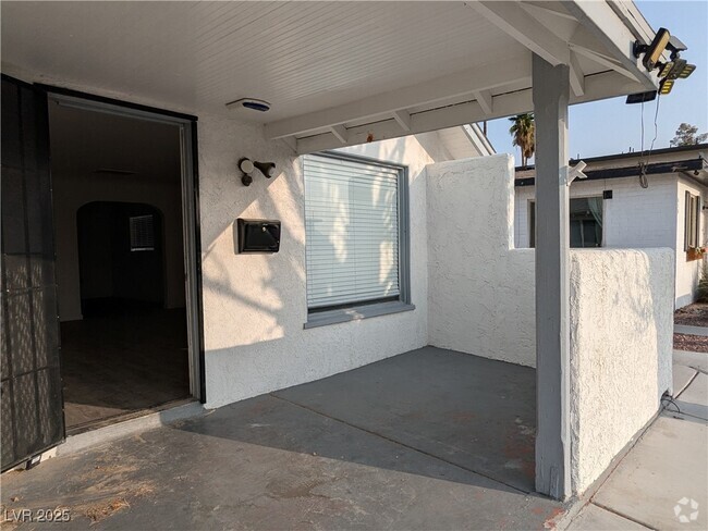 Building Photo - 416 S 11th St Rental