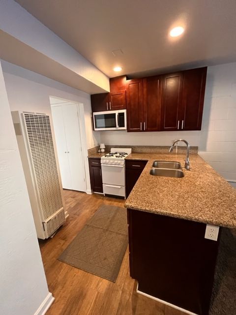 Kitchen - 3728 Primrose Rd