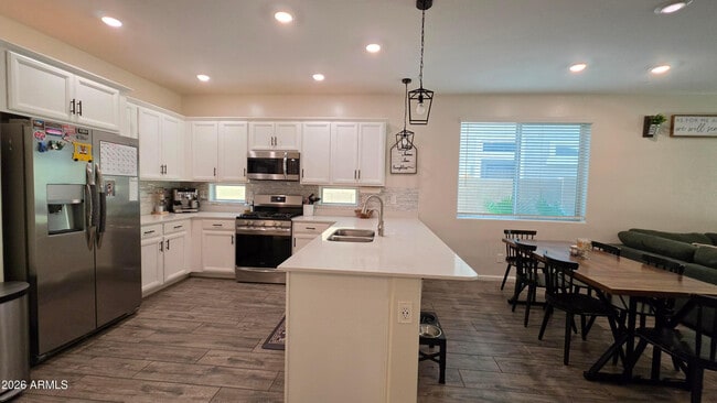 Building Photo - 45394 W Norris Rd