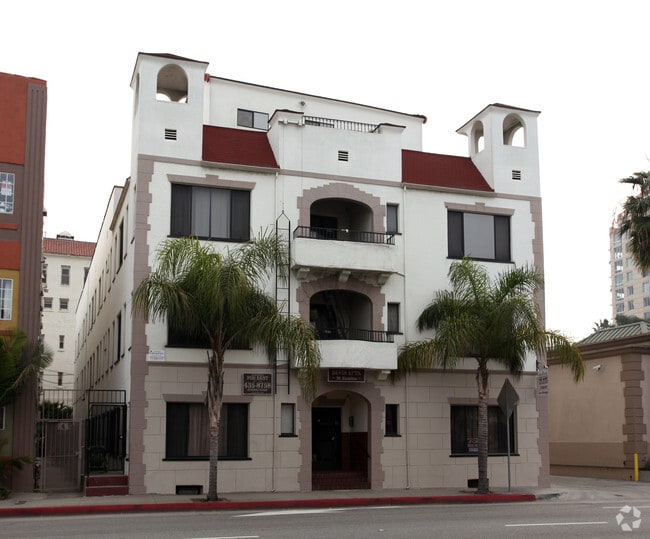 Building Photo - 26 Alamitos Ave. Rental