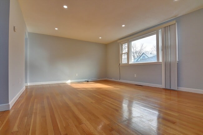 Photo - 30 Trull St Unit 3
