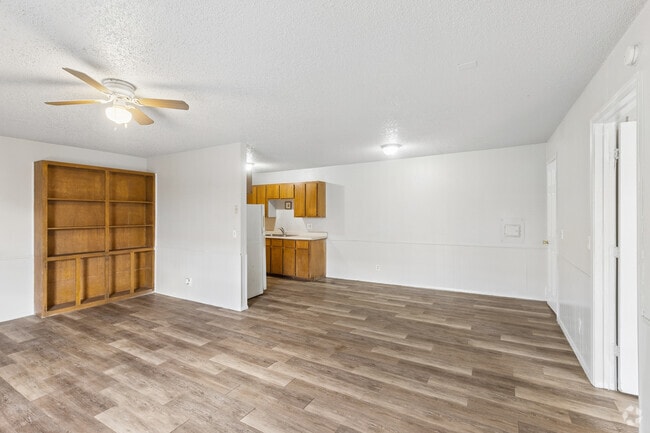 1BR, 1BA - 700SF - Living Room - El Centro