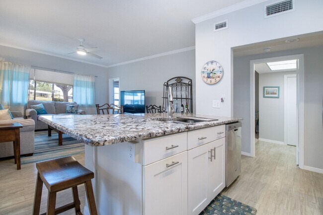 Photo - Fully Furnished - 2 bed 2 Bath villa - South Sarasota