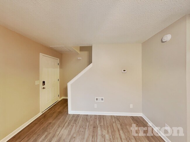 Photo - 911 Red Feather Trail