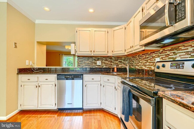 Photo - 30 Old Forge Ct