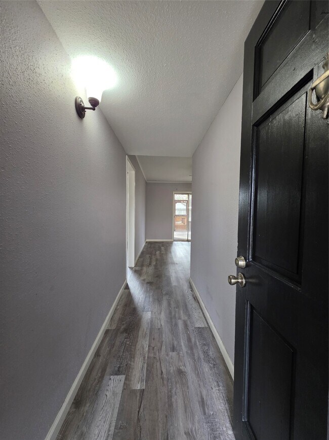 Photo - 9611 Jaywood St