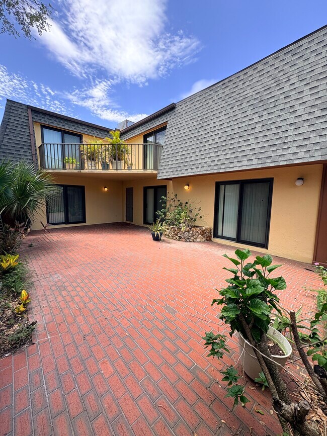 18 Cedar Dunes Dr