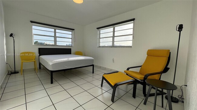 Photo - 8250 Byron Ave Unidad 401