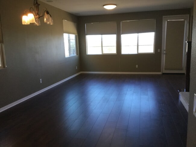 19544 Laroda Ln