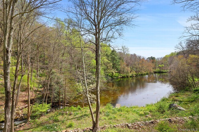 17 Fox Run Rd