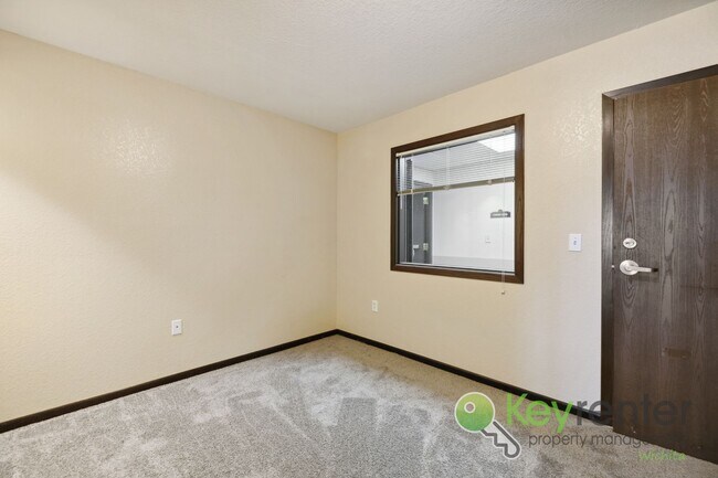 Photo - S Douglas Ave Complex Unidad 108