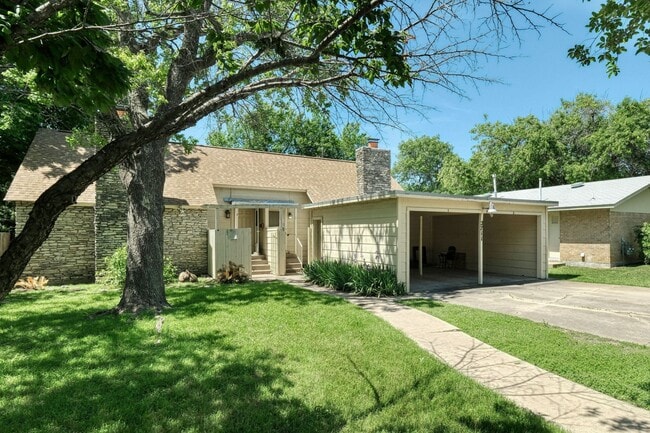 Building Photo - 2711 St Edwards Cir Unit 1